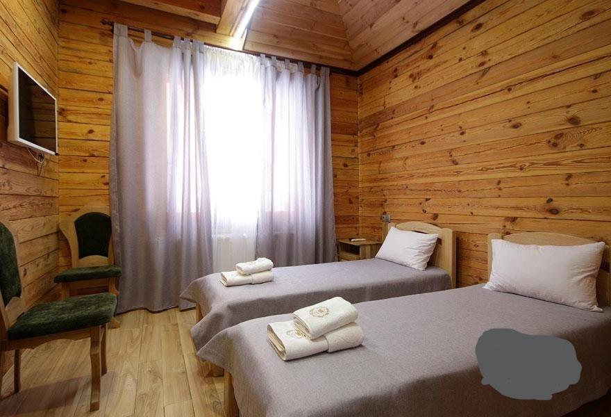 Golden Nest Appartement Yablunytsia Buitenkant foto