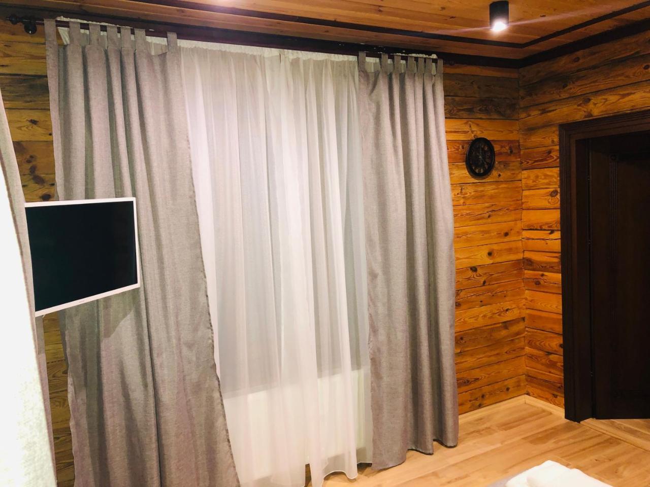 Golden Nest Appartement Yablunytsia Buitenkant foto