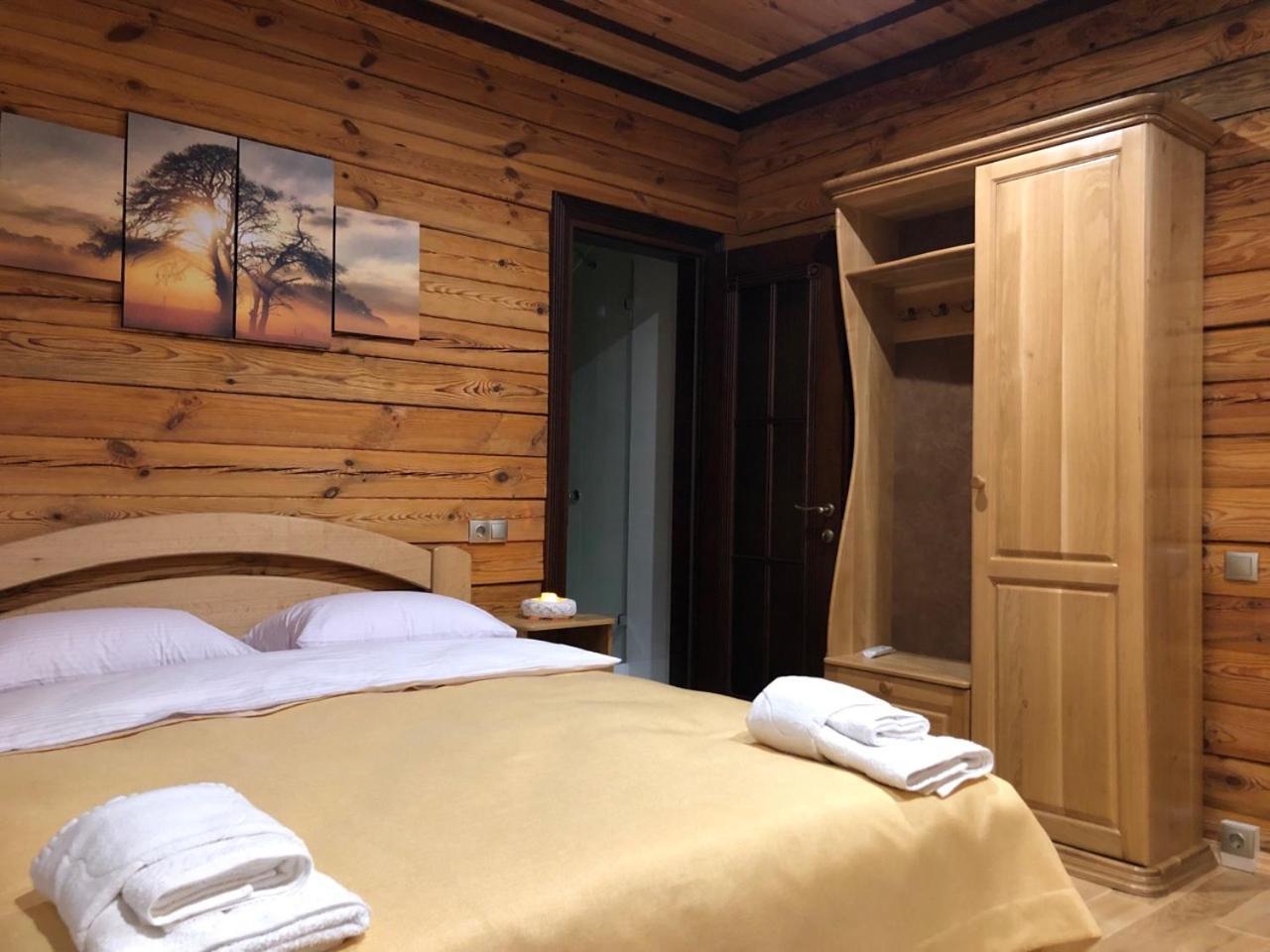 Golden Nest Appartement Yablunytsia Buitenkant foto