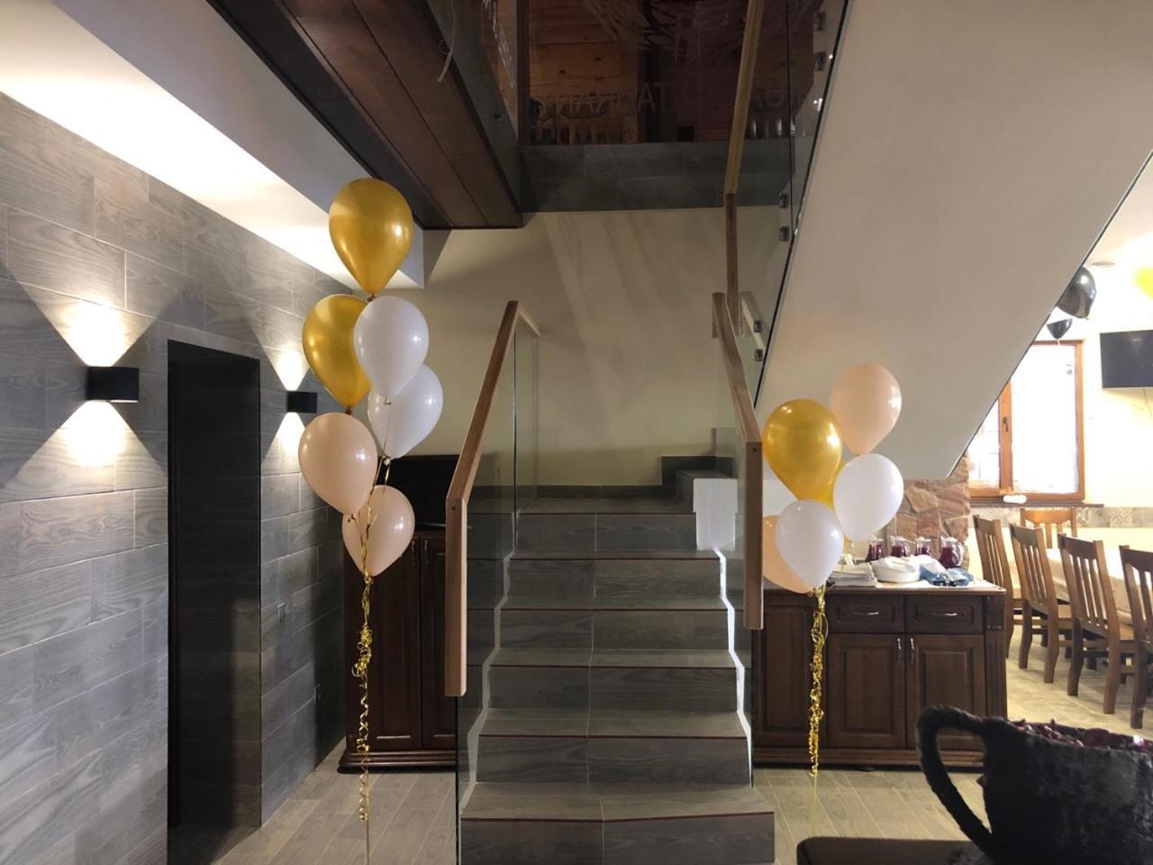 Golden Nest Appartement Yablunytsia Buitenkant foto