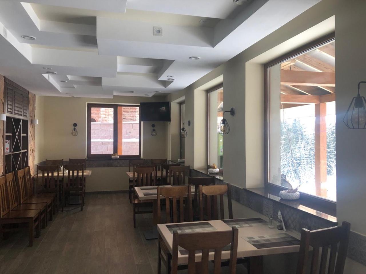 Golden Nest Appartement Yablunytsia Buitenkant foto