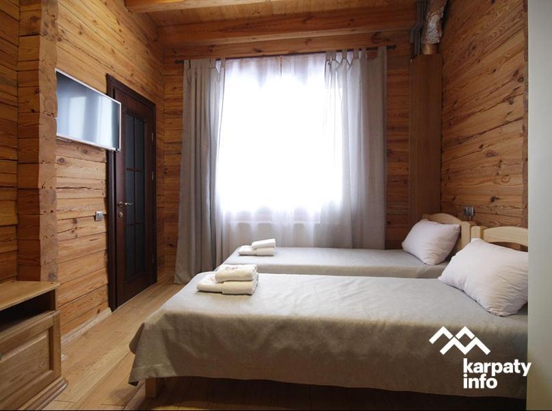 Golden Nest Appartement Yablunytsia Buitenkant foto
