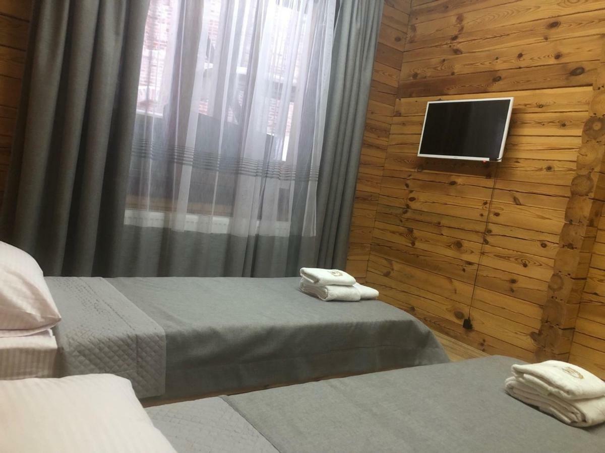 Golden Nest Appartement Yablunytsia Buitenkant foto